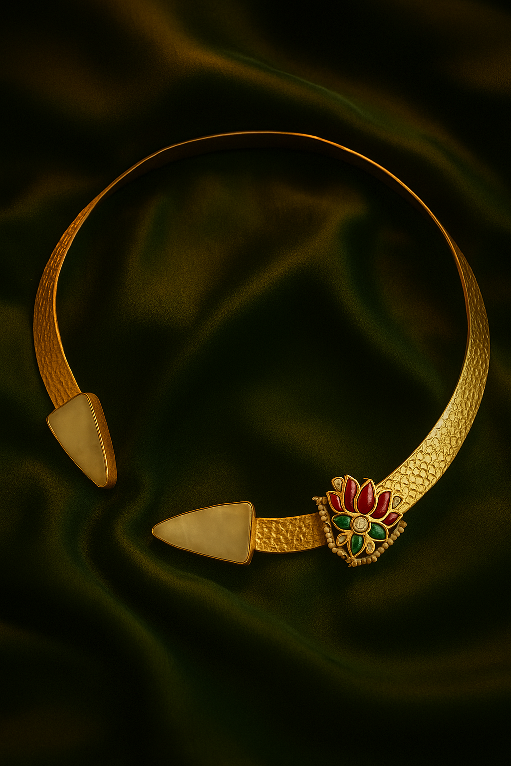 KAMAL OPEN CUFF CHOKER – Textured Gold Elegance