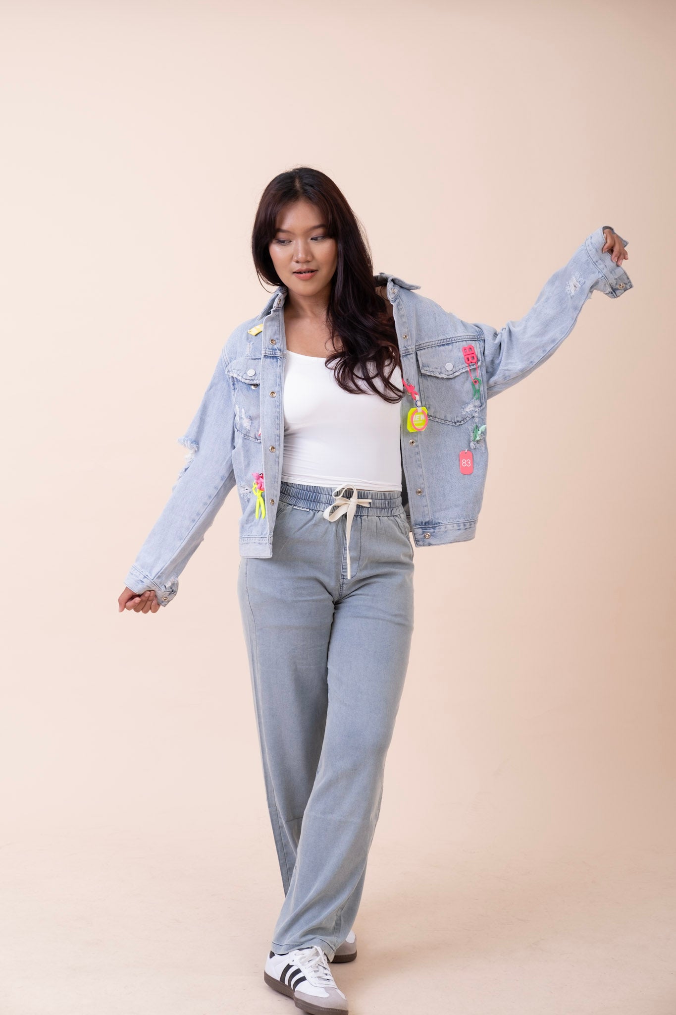 DENIM JACKET (Attachable Pins)