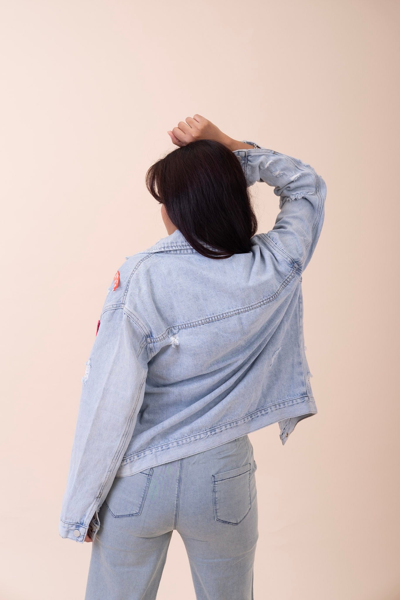 DENIM JACKET (Attachable Pins)