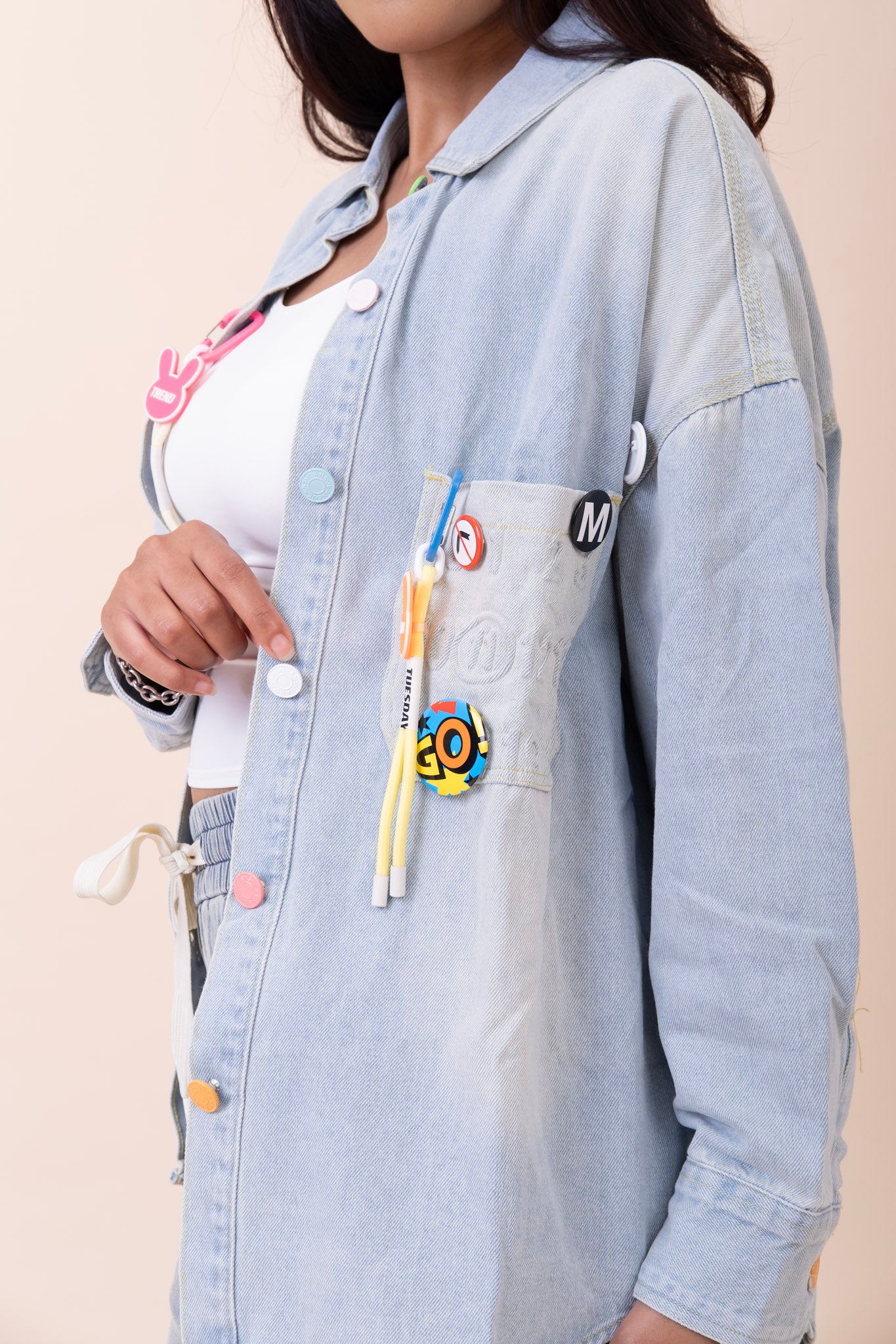 OVERSIZED DENIM SHIRT (Attachable Pins)