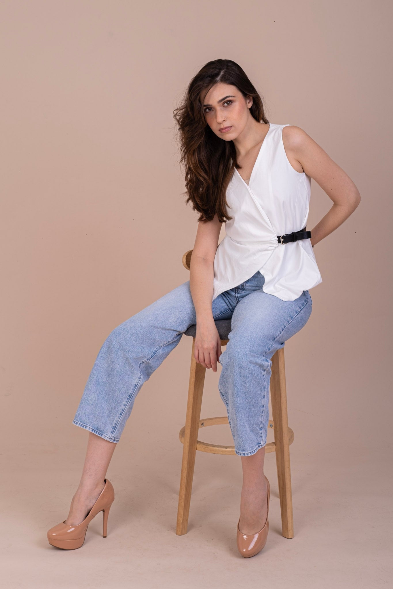 KYRA SLEEVELESS WHITE TOP