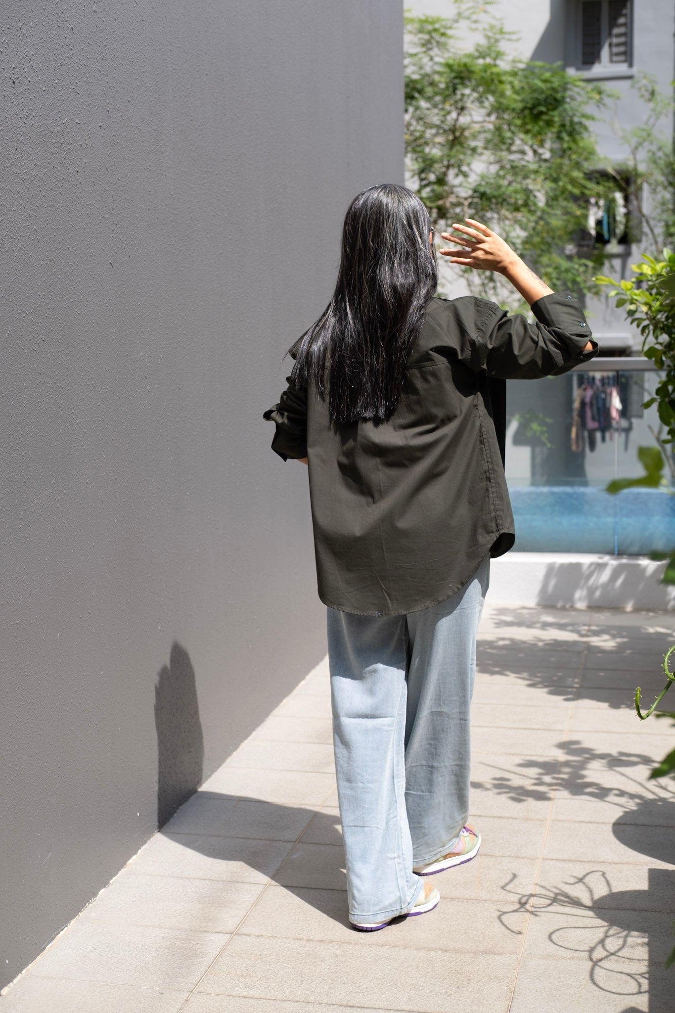 OLIVE GREEN COTTON SHIRT – Button-Up with High-Low Hem | Everyday & Workwear Style