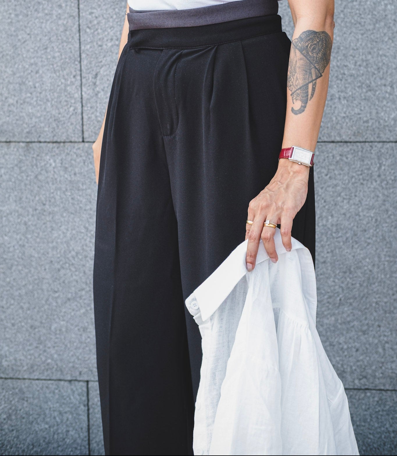 BLACK HIGH WAIST PLEATED TROUSERS