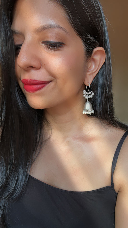 ANTIQUE SILVER PILLAR HOOK EARRINGS