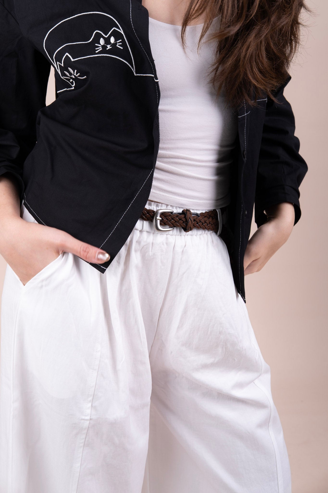 WHITE BARREL TROUSERS
