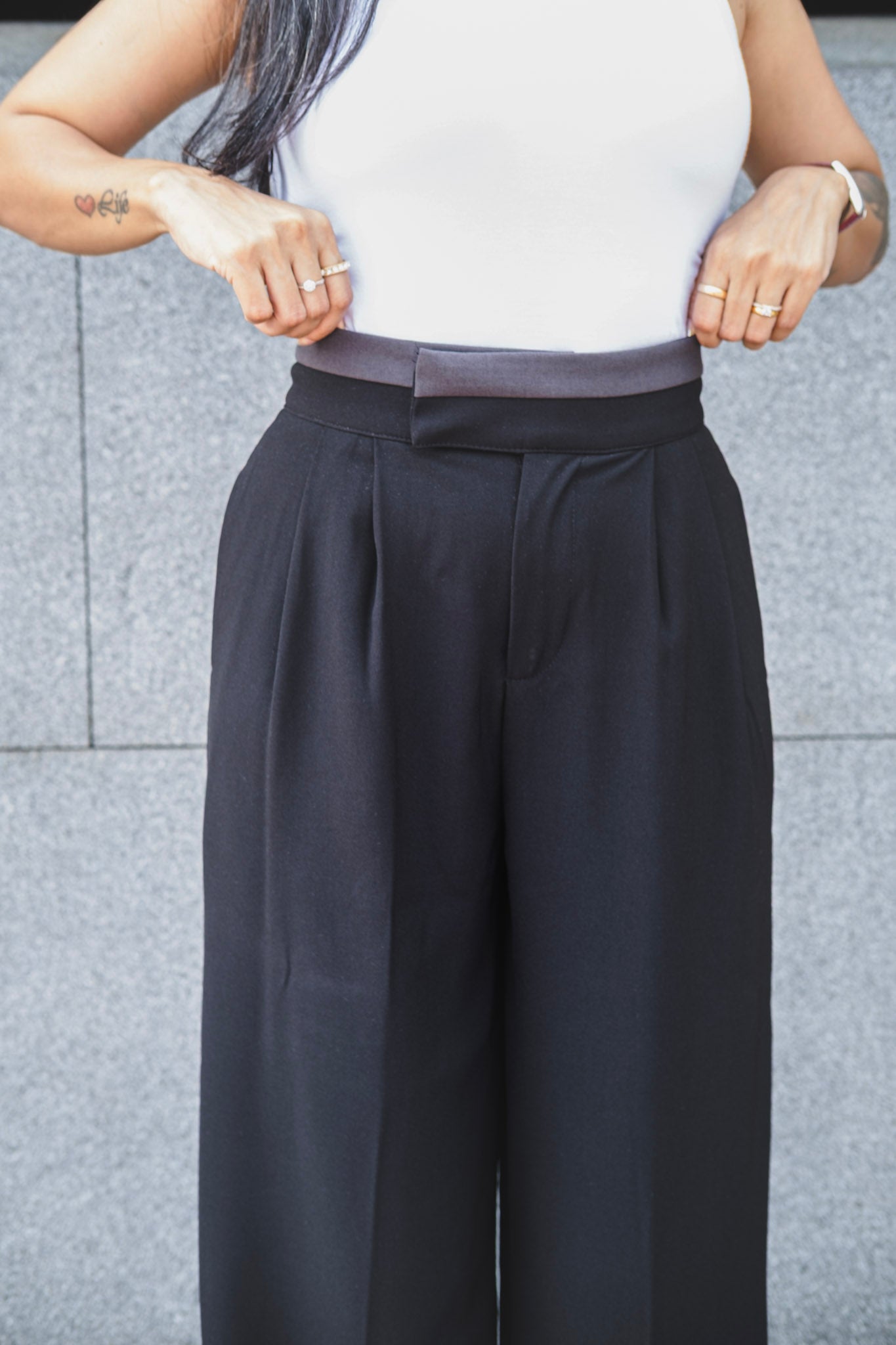 BLACK HIGH WAIST PLEATED TROUSERS