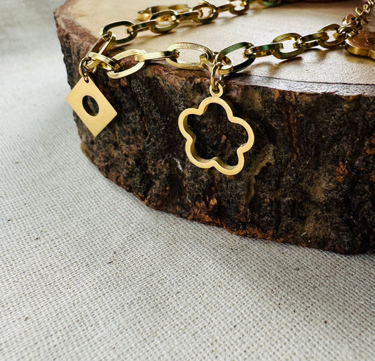 BELLE GOLD CHARM BRACELET