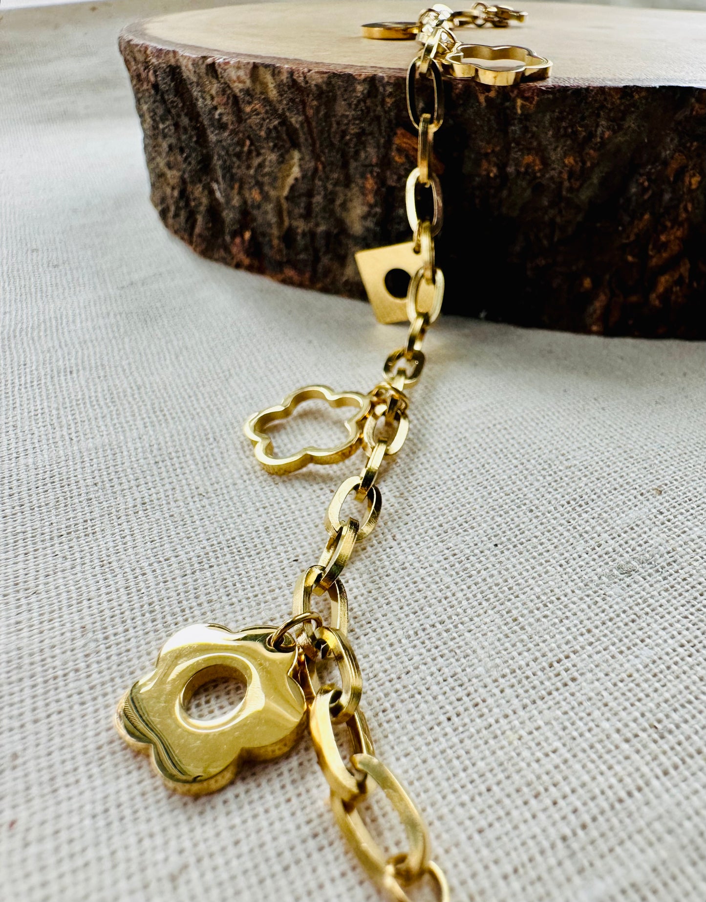 BELLE GOLD CHARM BRACELET