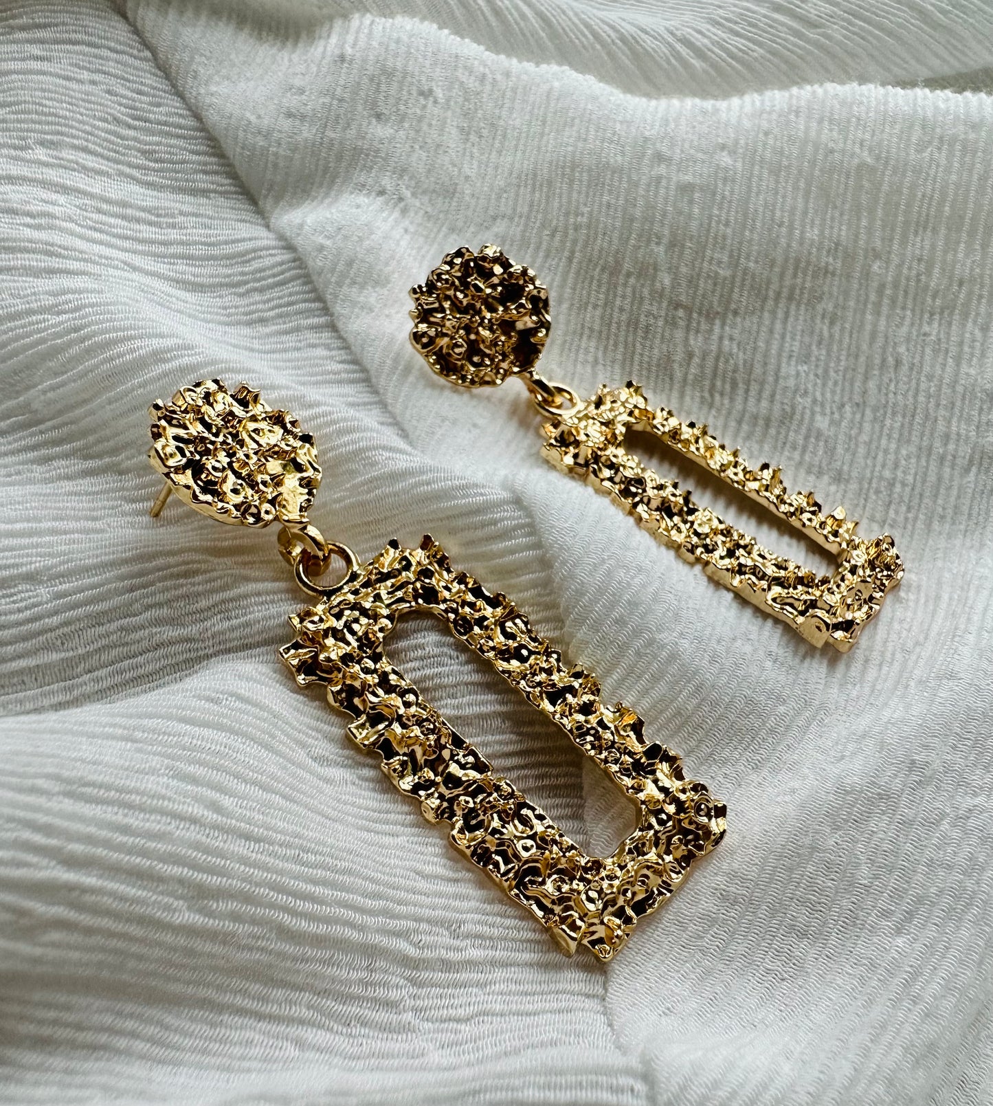 KYLE GOLD TEXTURED EARRINGS