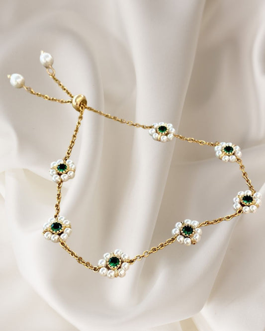PEARL BEADED FLOWER CHAIN BRACELET